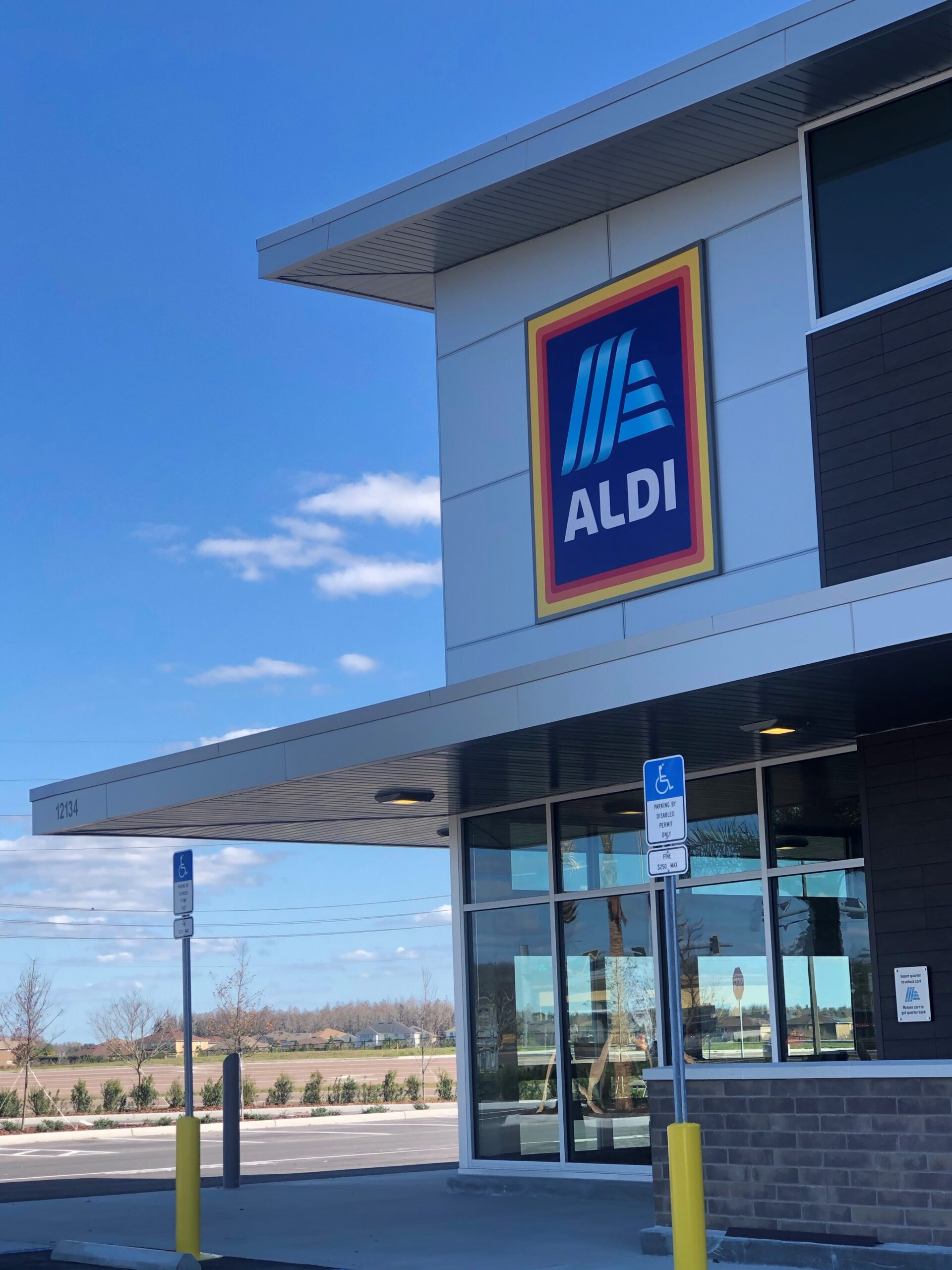 Aldi Grocery Store - Laminators Inc.